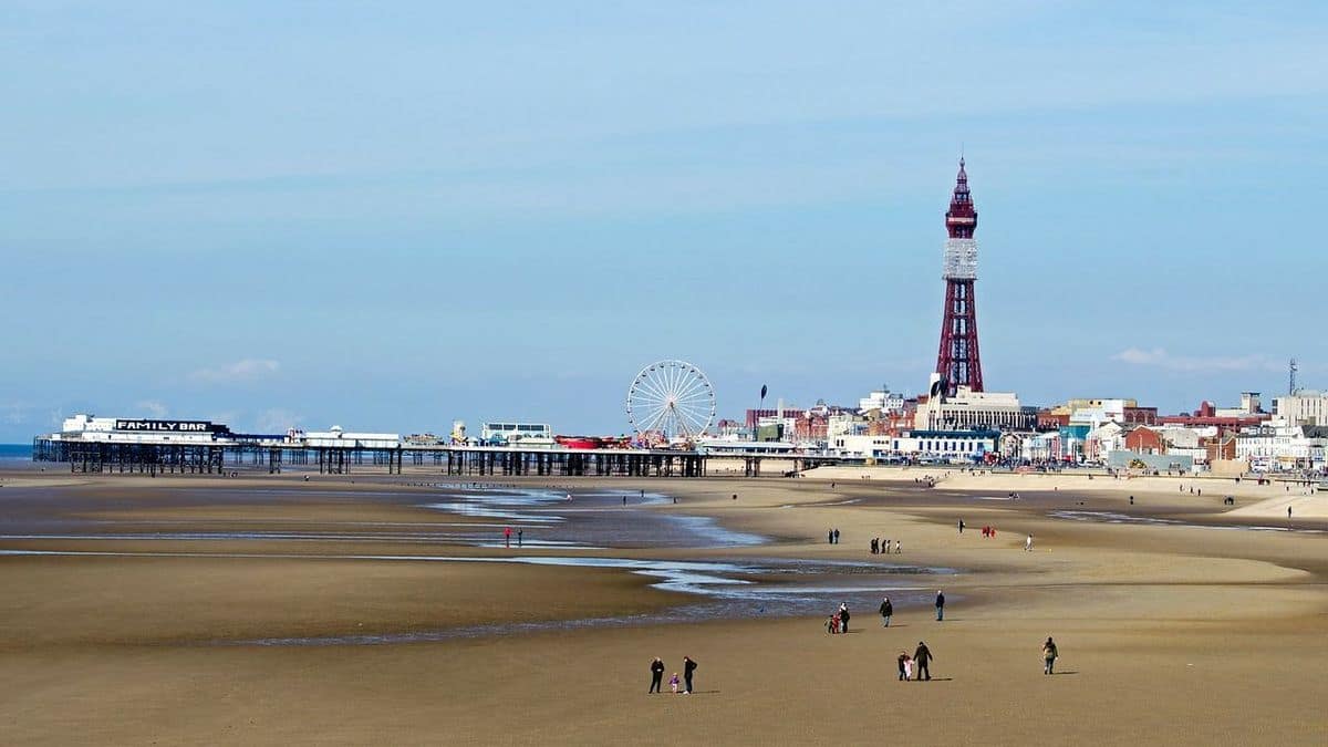 Blackpool central beach