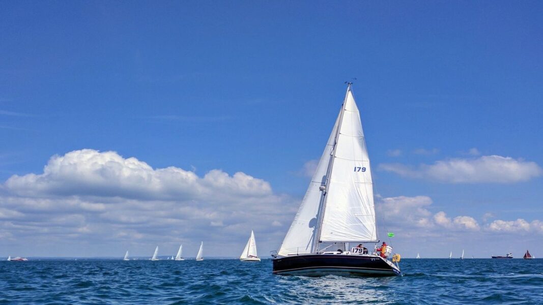 Cowes Beach sailing