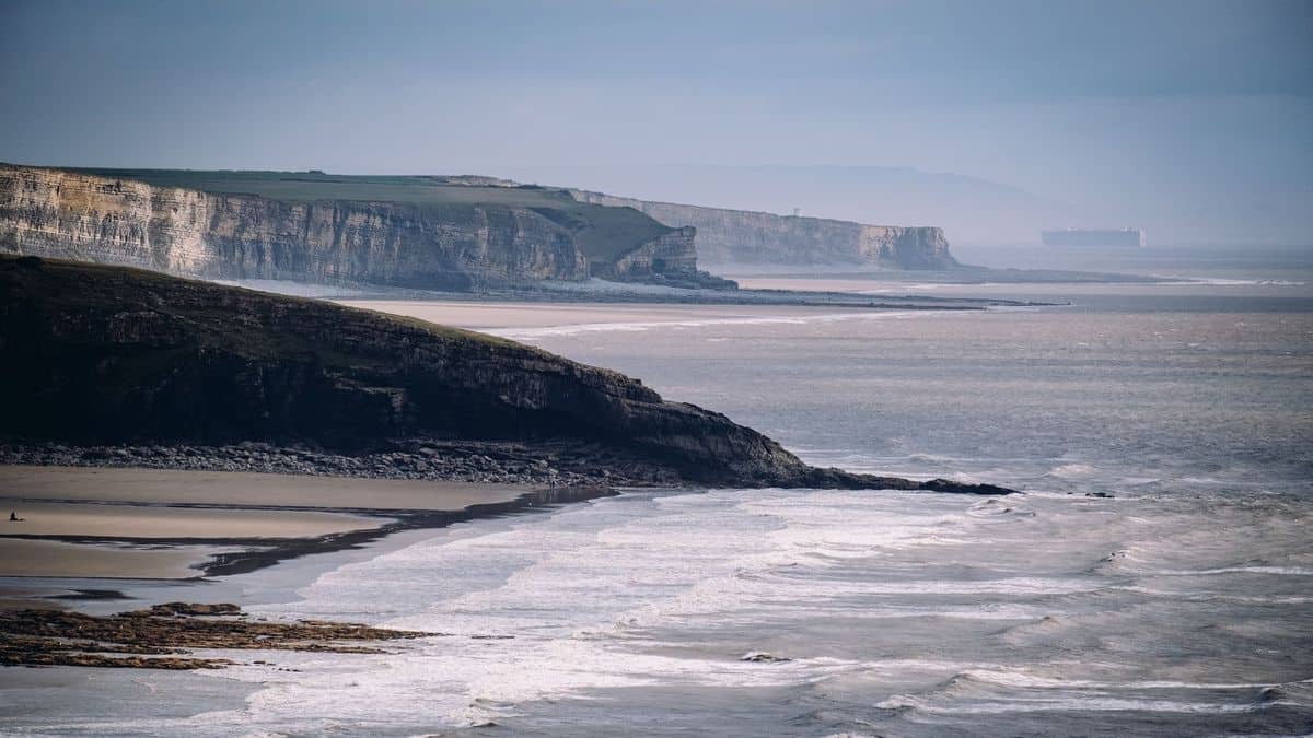 Dramatic coastal cliffs at Dunraven Bay