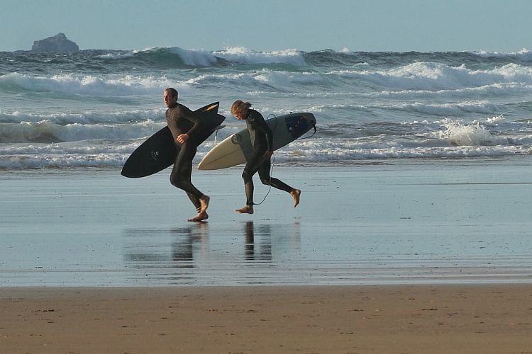 surfing lessons uk